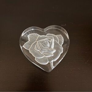 VINTAGE 1980’s DEEP CUT FROSTED ROSE -HEART SHAPED- GLASS PAPERWEIGHT